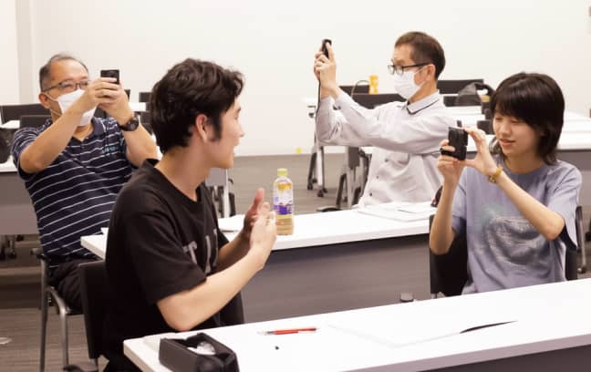 撮影機材の使用方法の指導